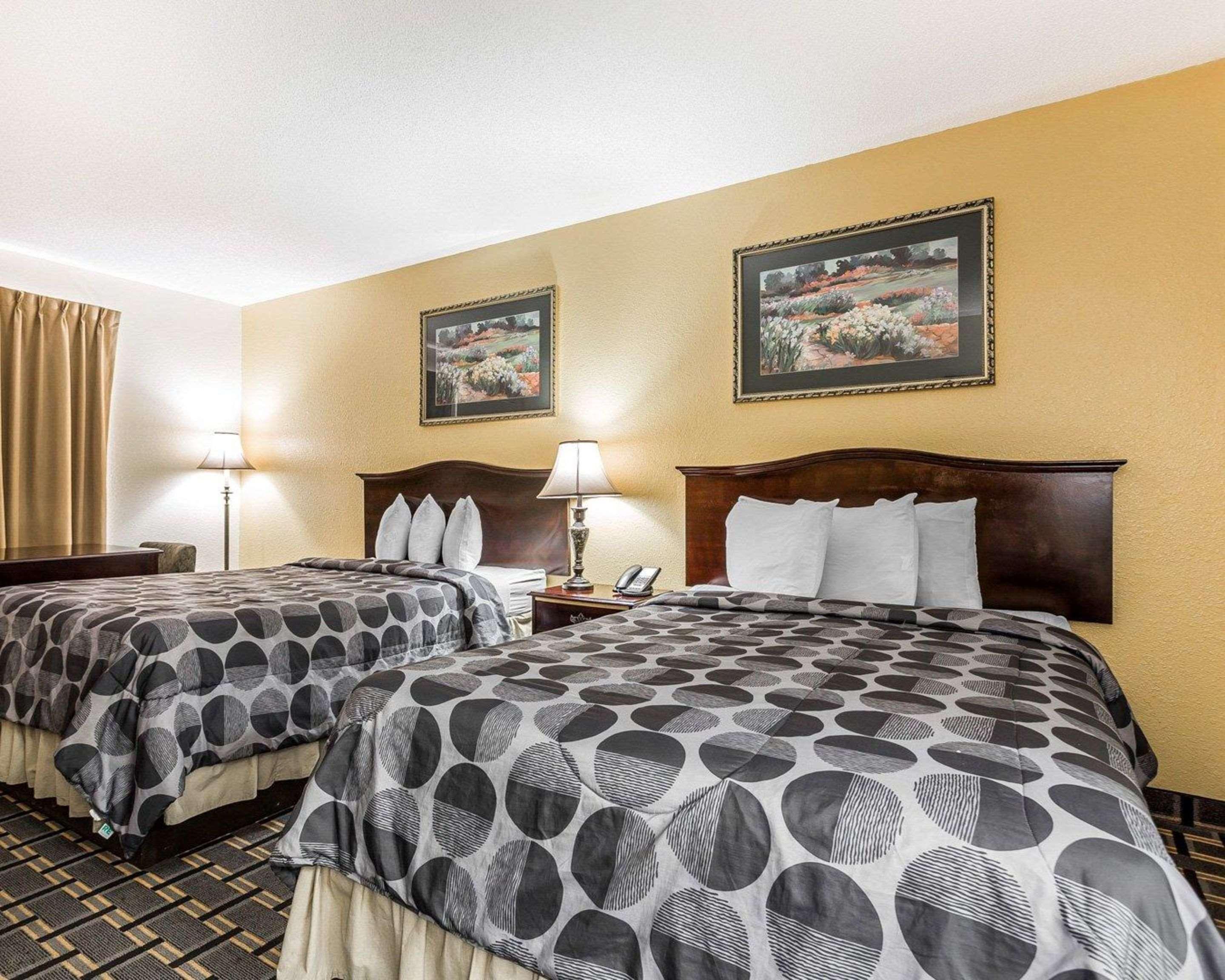 Econo Lodge Coliseum Чарлстон Екстер'єр фото