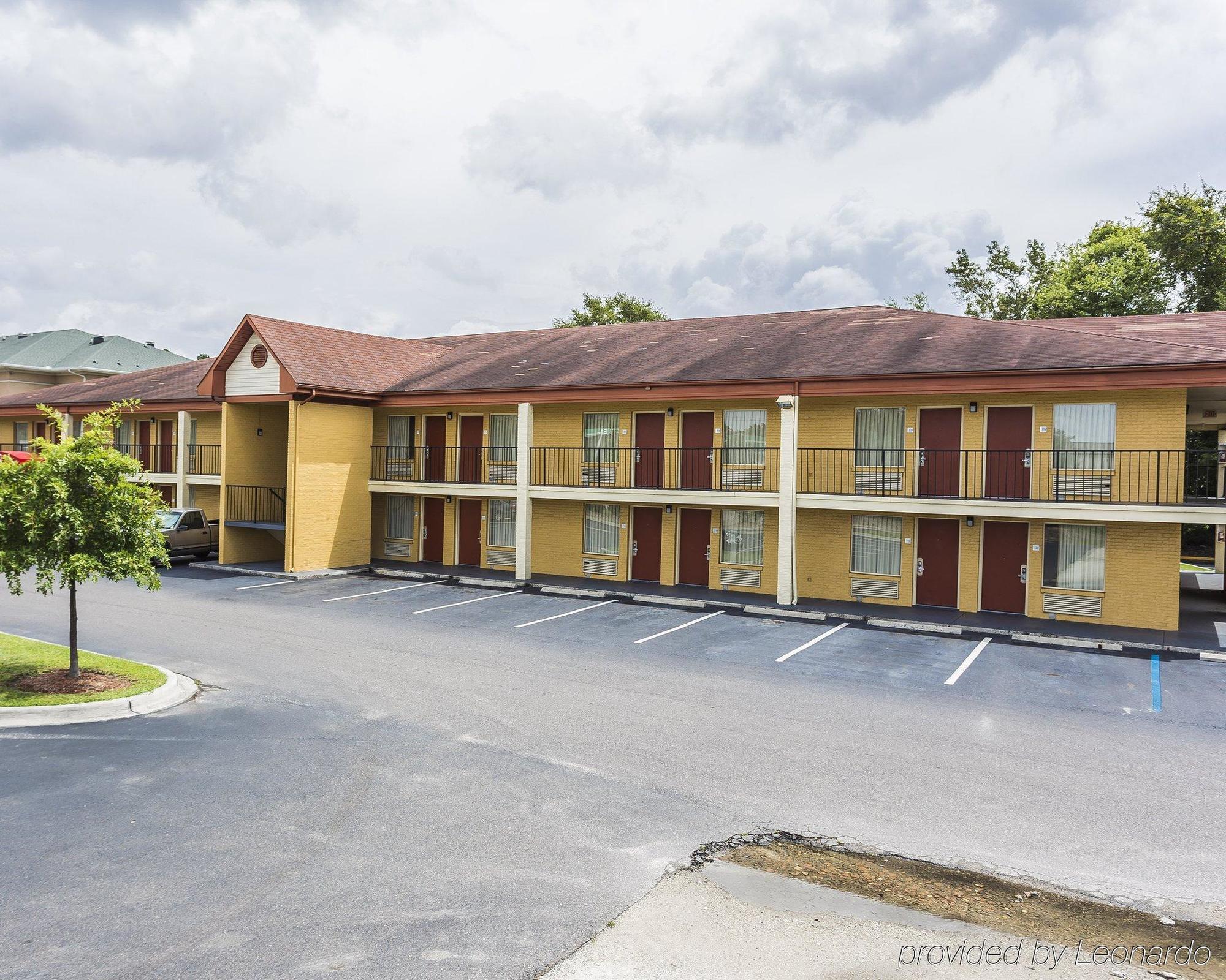 Econo Lodge Coliseum Чарлстон Екстер'єр фото