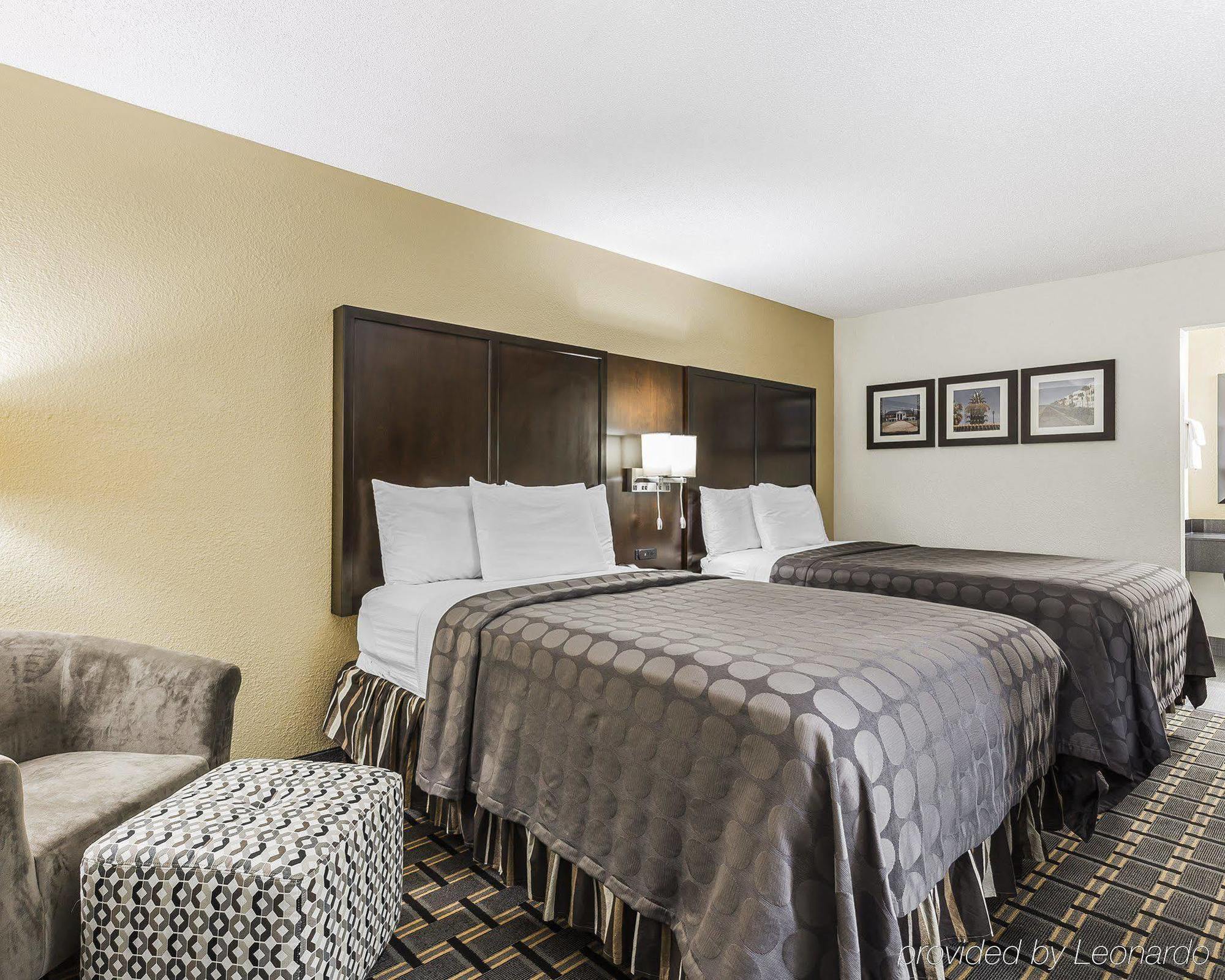 Econo Lodge Coliseum Чарлстон Екстер'єр фото
